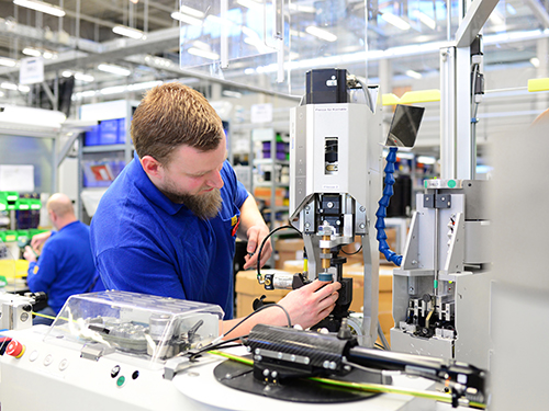 N&aacute;stroj&aacute;ř